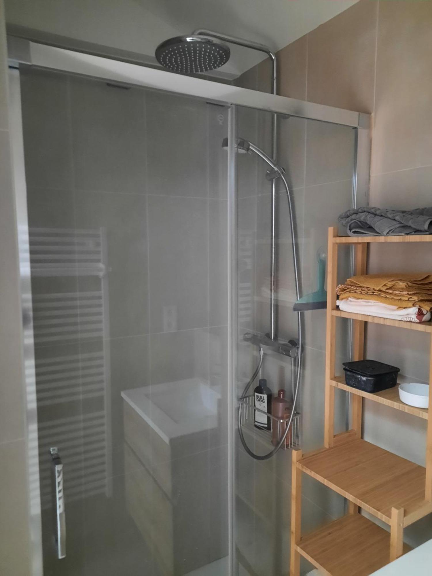 Séjour chez l'habitant Loft 4-6 Personnes A Montmartre - Parking Prive Paris