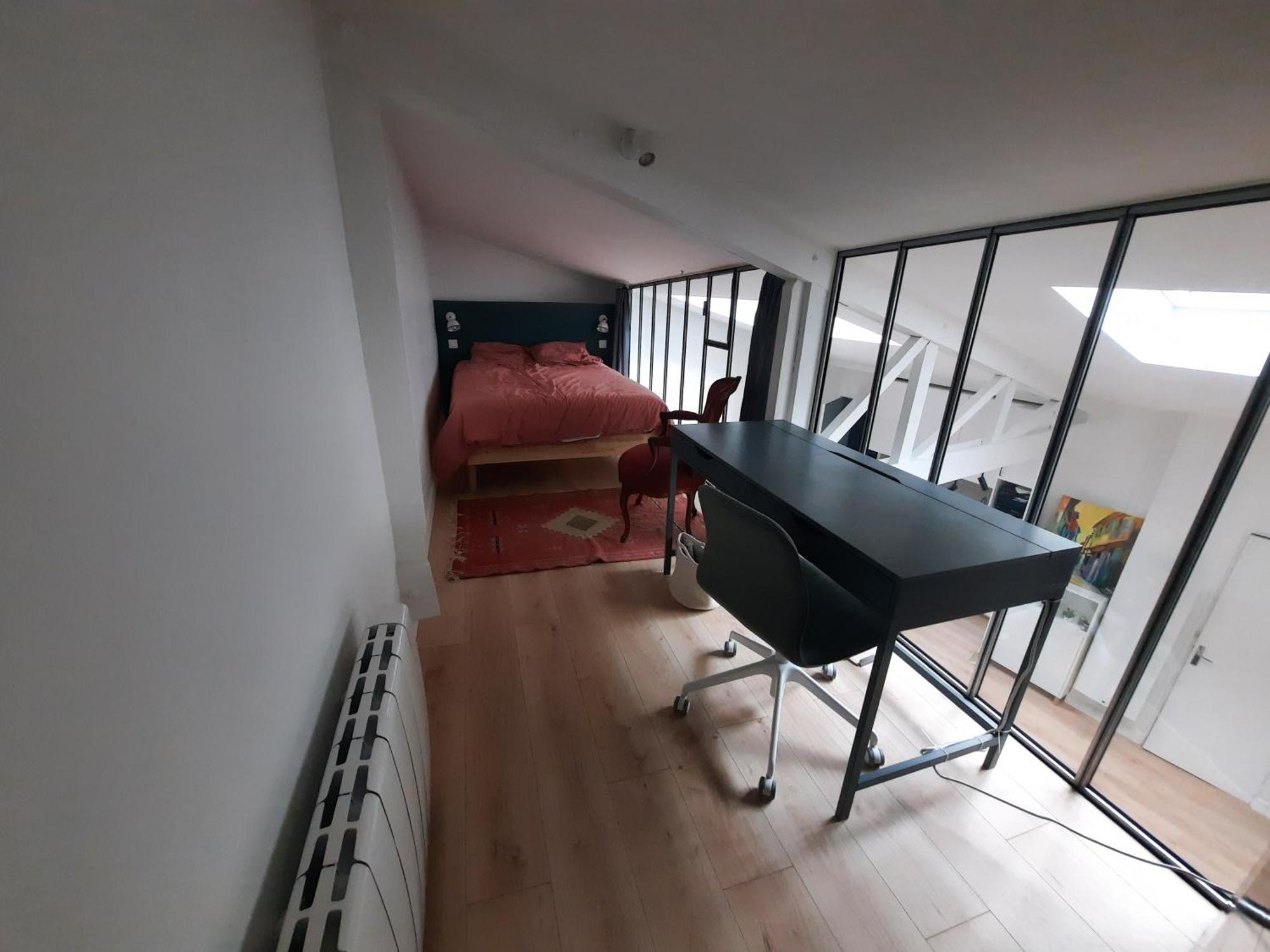 Séjour chez l'habitant Loft 4-6 Personnes A Montmartre - Parking Prive